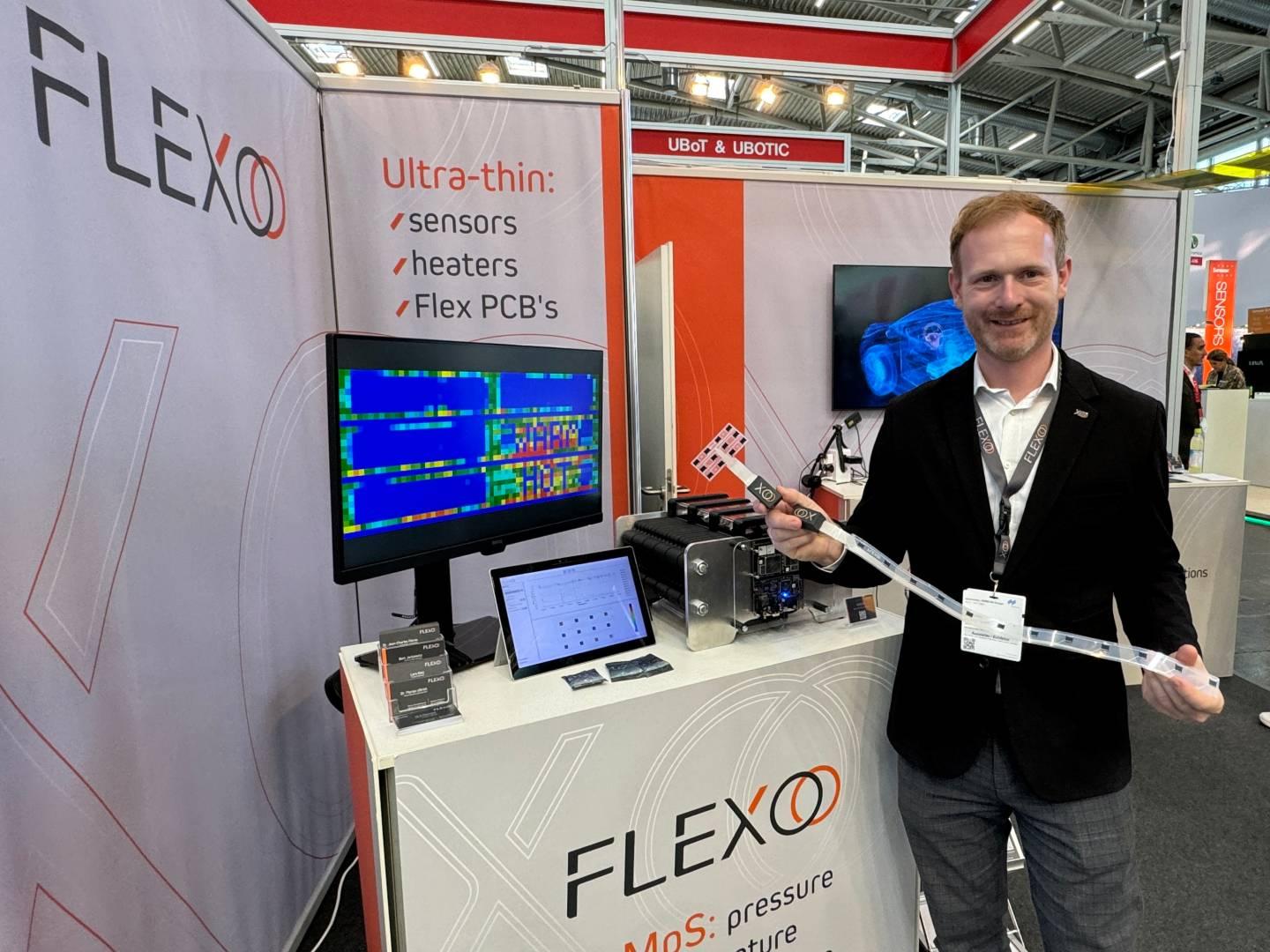 Bart Jarkiewicz at the FLEXOO booth