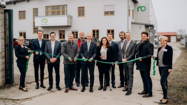 Ribbon cutting at Robatech Czechia