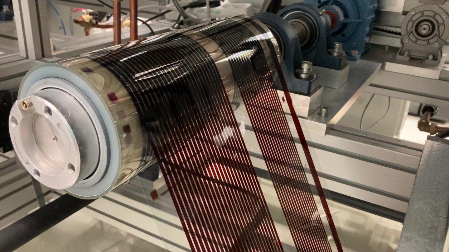 Flexible perovskite solar cells on a roll