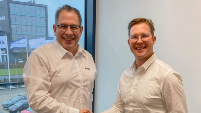 Kenny Gilmour warmly welcomes Daniel Constandse to his new position