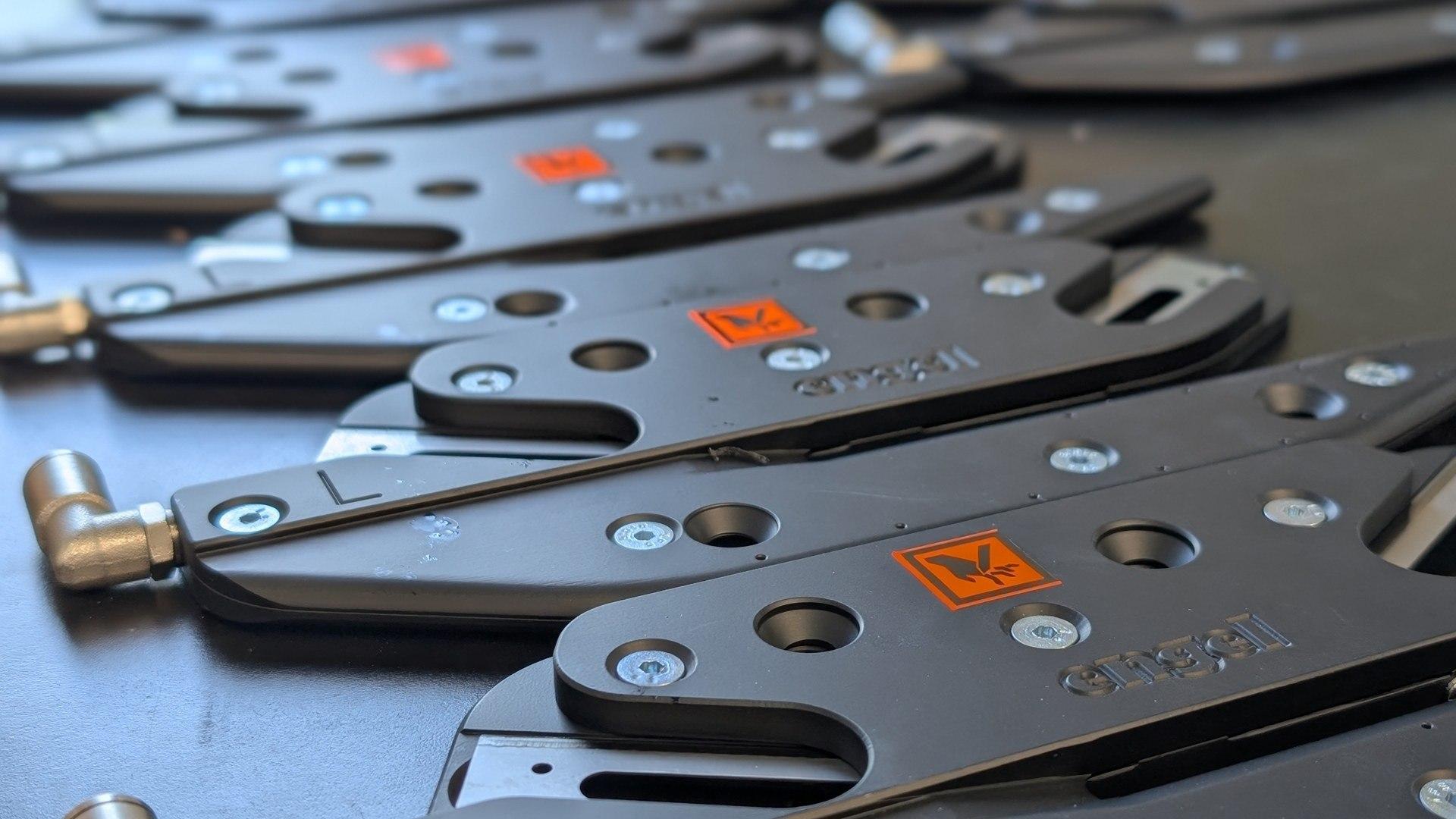Engel knifeholders