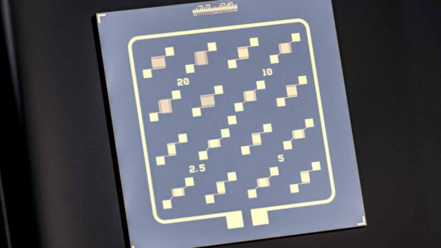 Chip as the basis for high-precision electrical examination of layers