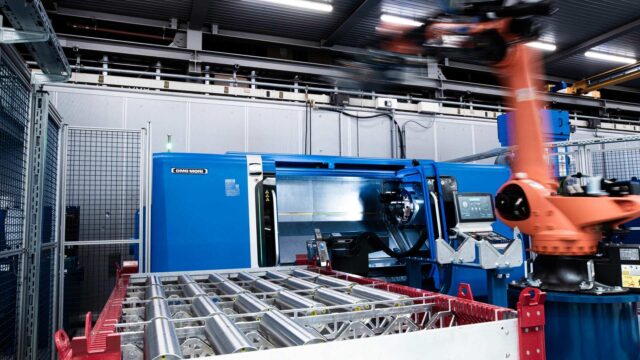 Robot cell at INOMETA