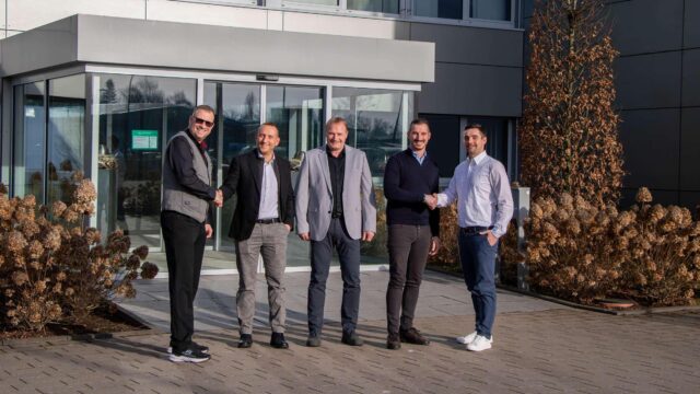 Representatives of Neuenhauser Vorwald and Renova